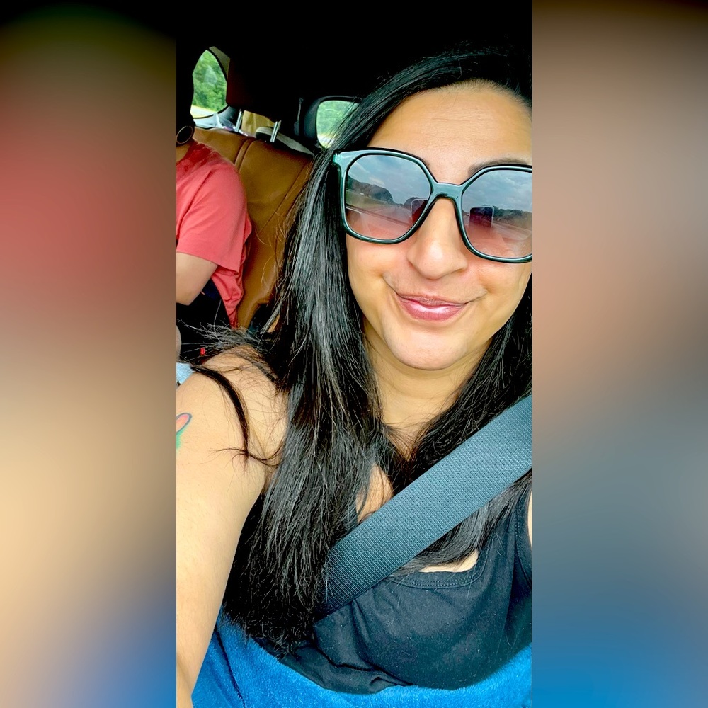 Meet your Posher, Layla